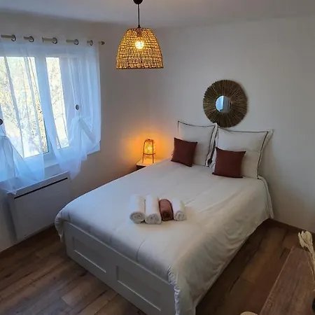 Maison 3 Chambres, 3 Salles De Bains, Le Confort Aux Portes D'angouleme Avec Jardin La Couronne (Charente)